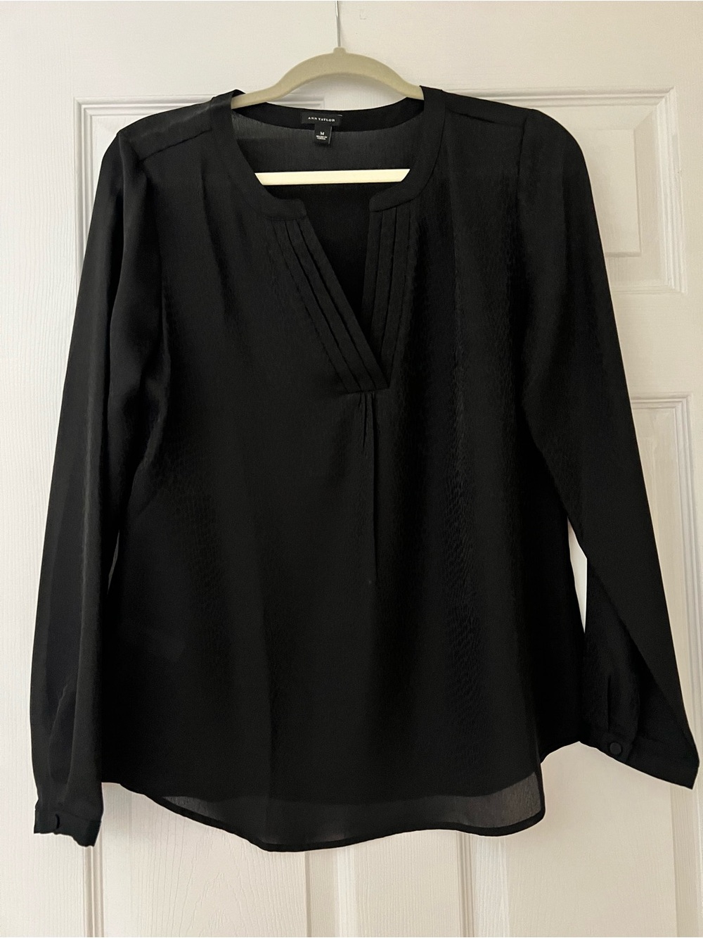 ANN TAYLOR Blouse - Tunic Black -Long Sleeves - Sz M